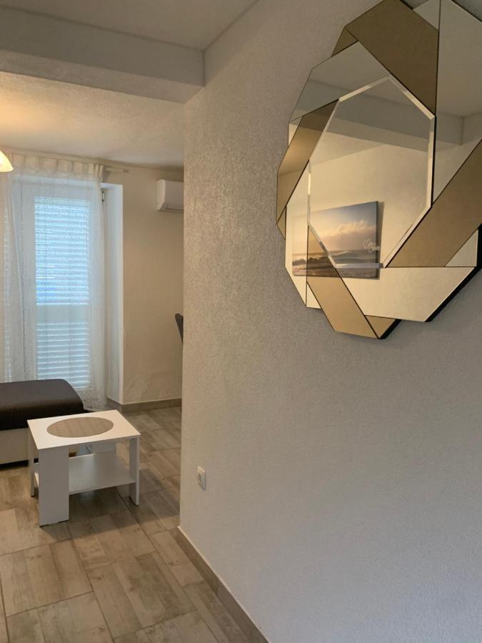 Apartman Annamaria Cres Bagian luar foto