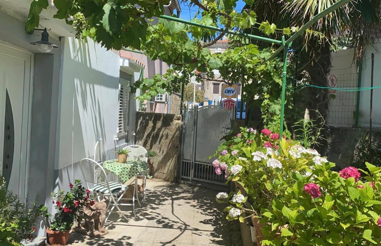 Apartman Annamaria Cres Bagian luar foto